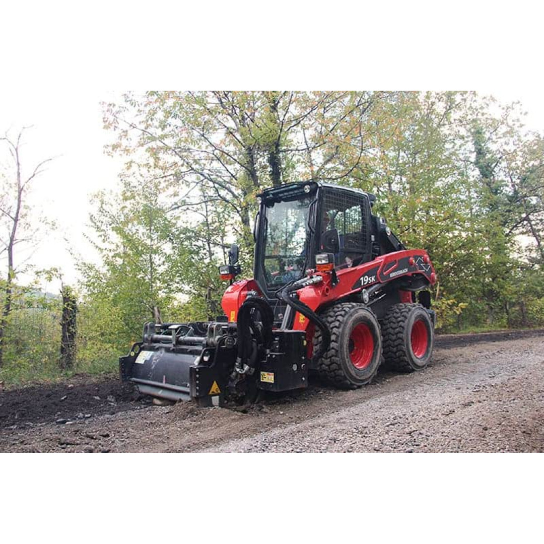 Mini Incarcator multifunctional Eurocomach 19 SK Stage V (3) Mini Incarcator multifunctional Eurocomach 19 SK Stage V