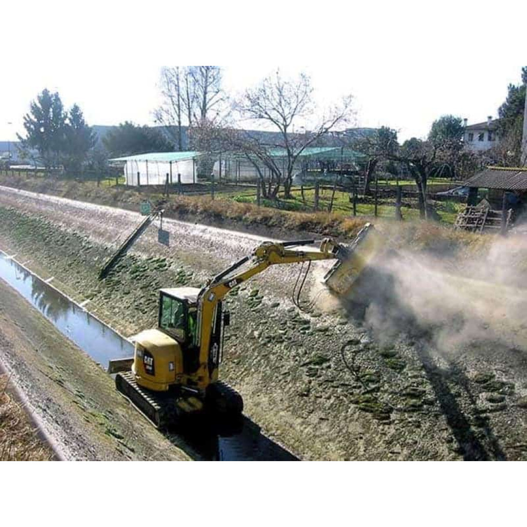 Perii unghiulare fara colector Uemme pentru mini excavatoare (4) Perii unghiulare fara colector Uemme pentru mini excavatoare
