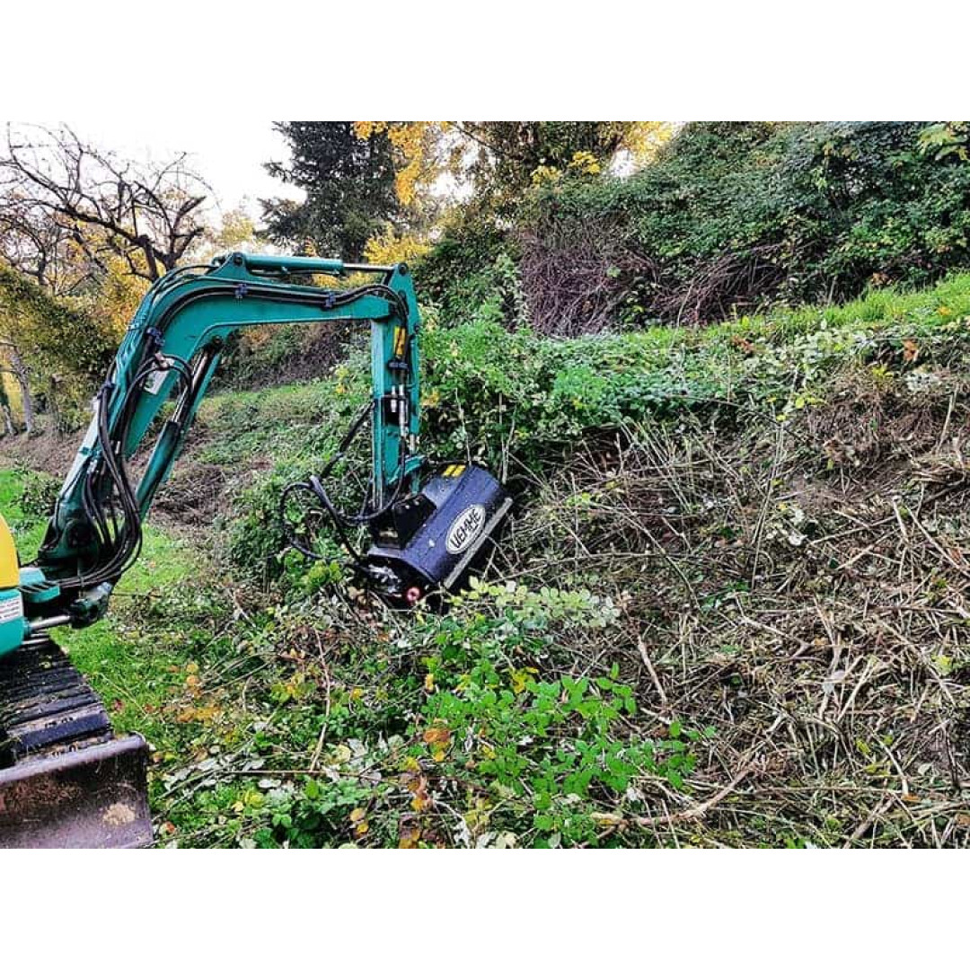 Tocatoare de vegetatie Uemme pentru mini excavatoare (1) Tocatoare de vegetatie Uemme pentru mini excavatoare