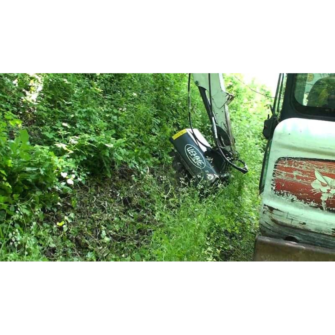 Tocatoare de vegetatie Uemme pentru mini excavatoare (2) Tocatoare de vegetatie Uemme pentru mini excavatoare