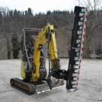 Trimer pentru ramuricrengi Uemme pentru mini excavatoare (2) Trimer pentru ramuri/crengi Uemme pentru mini excavatoare
