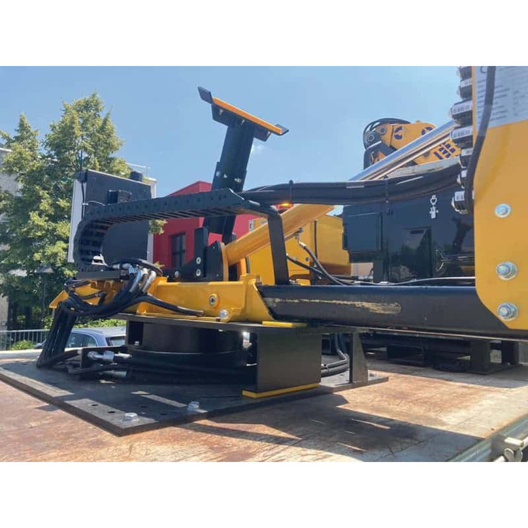 Orteco Basic 600 batator de stalpi (soneta) montat pe camion (4) Orteco Basic 600 batator de stalpi (soneta) montat pe camion