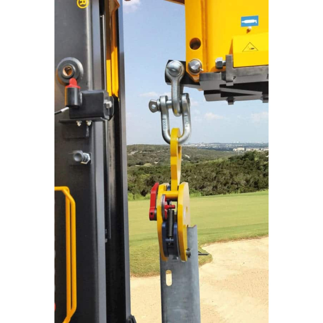 Orteco Basic 600 batator de stalpi (soneta) montat pe camion (8) Orteco Basic 600 batator de stalpi (soneta) montat pe camion