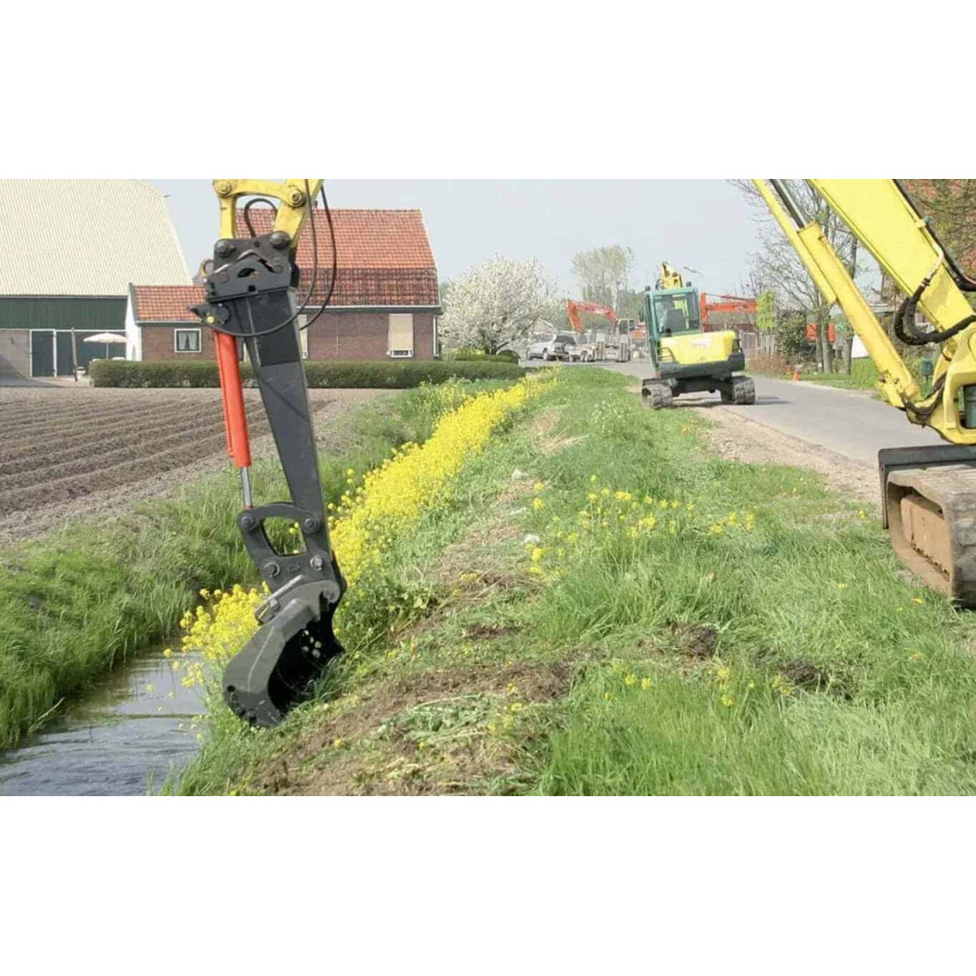 Extensie brat excavare Cangini BP2 – 180 pentru buldoexcavatoare (1) Extensie brat excavare Cangini BP2 – 180 pentru buldoexcavatoare