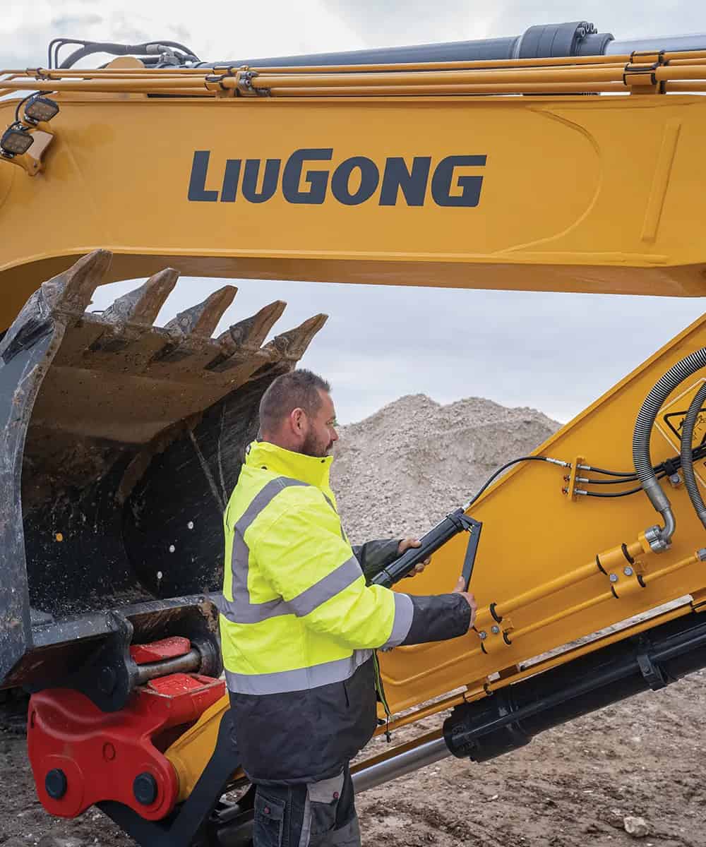 Excavator pe senile LiuGong Dressta 926F copy Excavator pe senile LiuGong Dressta 926F
